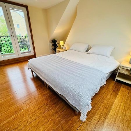 Family Home In Hampshire - Sleeps Up To 9 People With 3 Parking Spaces وِنشيستير المظهر الخارجي الصورة