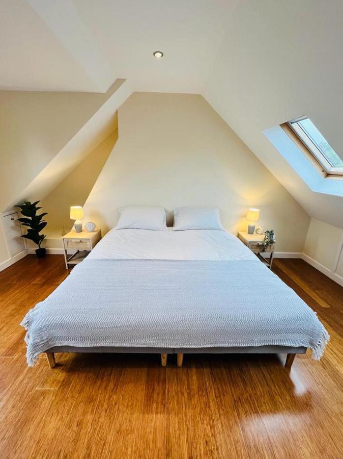 Family Home In Hampshire - Sleeps Up To 9 People With 3 Parking Spaces وِنشيستير المظهر الخارجي الصورة
